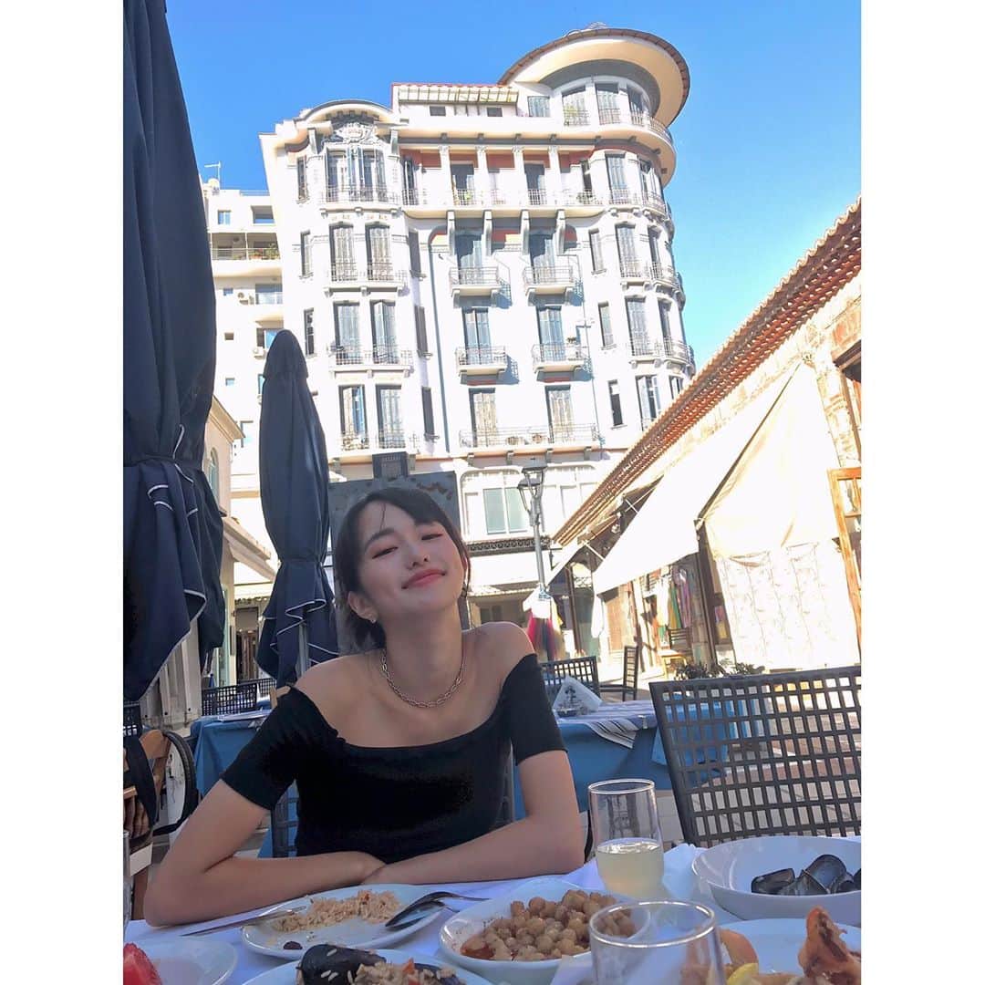 のインスタグラム：「国外行くならどこ行きたい？🌞」