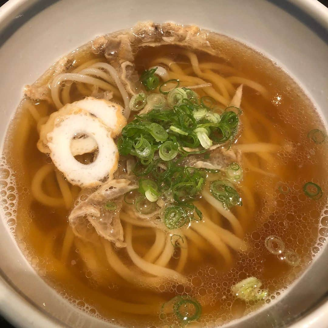 永島知洋さんのインスタグラム写真 - (永島知洋Instagram)「かすうどん。 最高でした。。。 大阪も終わりやっと東京へ。 ふぅー 長旅だったなぁー。 #永島知洋 #かすうどん #大阪 #東京 #長旅」10月1日 14時48分 - tomohiro.nagashima