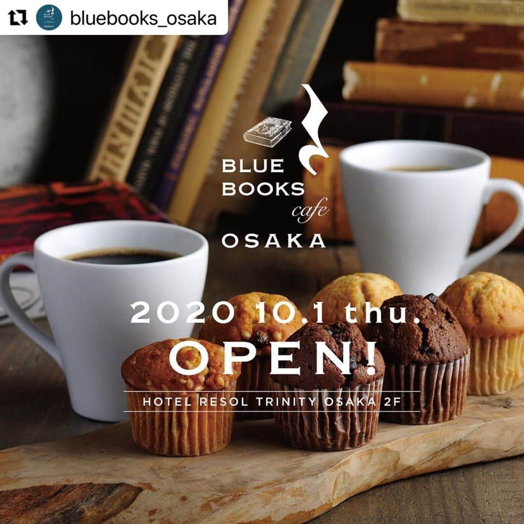 ブルックリンパーラー札幌のインスタグラム：「#Repost @bluebooks_osaka with @make_repost ・・・ 【GRAND OPEN！】 ブルーノート・ジャパンがプロデュースする「BLUE BOOKS cafe（ブルーブックスカフェ）が、本日10/1（木）大阪淀屋橋・北浜エリアに開業する「ホテルリソルトリニティ大阪」2Fにオープン！こころがほっと和み、ときに胸が熱くなる。そんな音楽と本、料理に出会える”大人のための食堂”です。  ＜店舗情報＞ BLUE BOOKS cafe OSAKA（ブルーブックスカフェ 大阪） 〒541-0043 大阪市中央区高麗橋2-6-7 ホテルリソルトリニティ大阪 2F ・大阪メトロ御堂筋線「淀屋橋駅」8番・11番出口より徒歩4分 ・大阪メトロ堺筋線「北浜駅」6番出口より徒歩4分 ・京阪本線「淀屋橋駅」より大阪メトロ8番出口より徒歩4分 TEL：06-6229-9300 OPEN：11:30〜22:00 ※10/31まで営業時間が11:30〜17:00となります URL：http://bluebookscafe.jp/osaka Twitter / Instagram @bluebooks_osaka  ‪#ブルーブックスカフェ大阪‬ ‪#ホテルリソルトリニティ大阪‬ ‪#北浜カフェ‬ ‪#北浜ランチ‬ ‪#ブックカフェ‬ ‪#bluebookscafeosaka‬ ‪#bluebookscafe‬ ‪#hotelresoltrinityosaka‬ ‪#bookcafe」