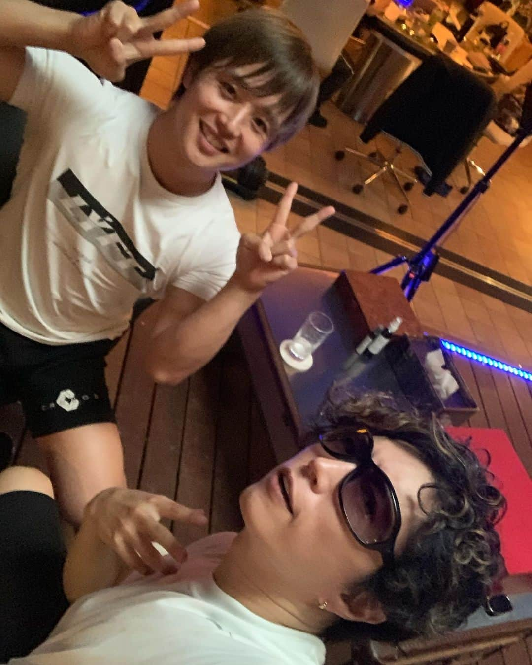 ぷろたんさんのインスタグラム写真 - (ぷろたんInstagram)「GACKT様と。  #動画関係なく3時間ずっと健康について話してました。笑 #アニメみたいな肌艶で綺麗すぎた #家具どこで揃えてるか気になる」10月1日 15時37分 - purotan1214