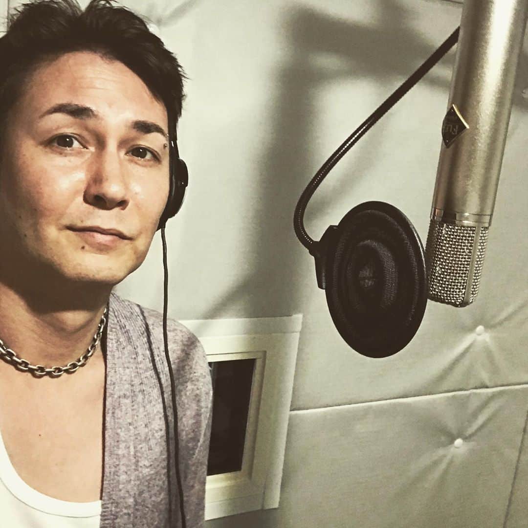 ケン・ロイドのインスタグラム：「Oct 1 15:37pm. In other words... right now. #Studio #Songwriting #Working #HowAreYou?」