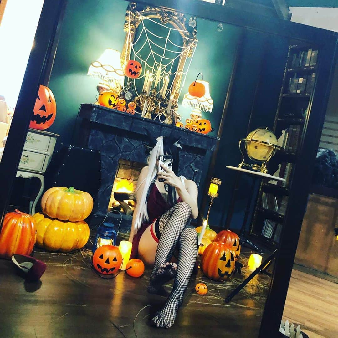 YingTzeさんのインスタグラム写真 - (YingTzeInstagram)「Halloween x Fishnet 🎃✨ _ Halloween Theme now ready at @studio14ss ✨ #blessed #halloween #halloweendecor #halloweencostume #nekomimi #kemonomimi」10月1日 15時43分 - yingtze