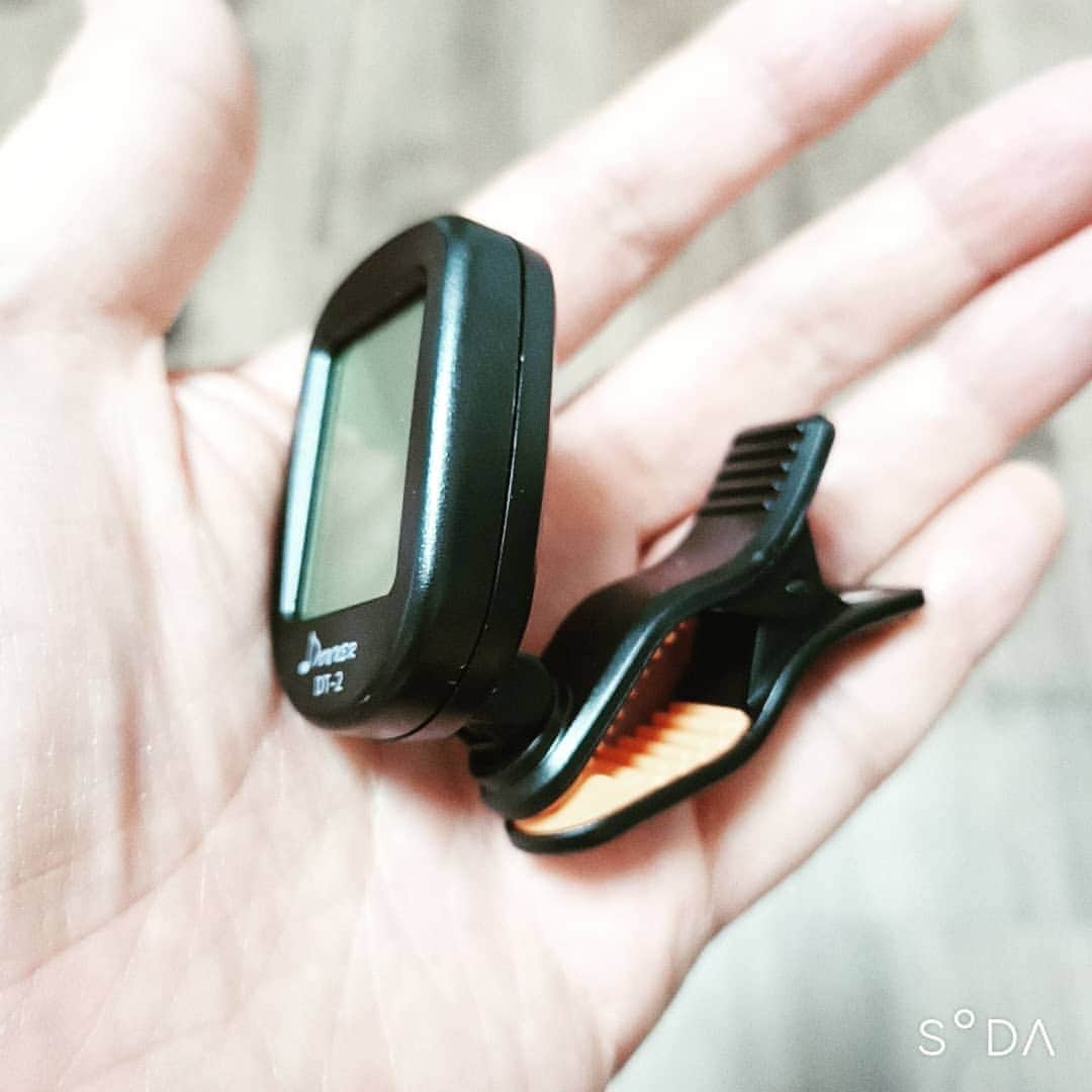 松本隆博のインスタグラム：「。 スマホが世の中に登場した時、まさかこのギターチューナーが売れなくなるなんてメーカーは全く想像できてなかっただろうなぁ…」