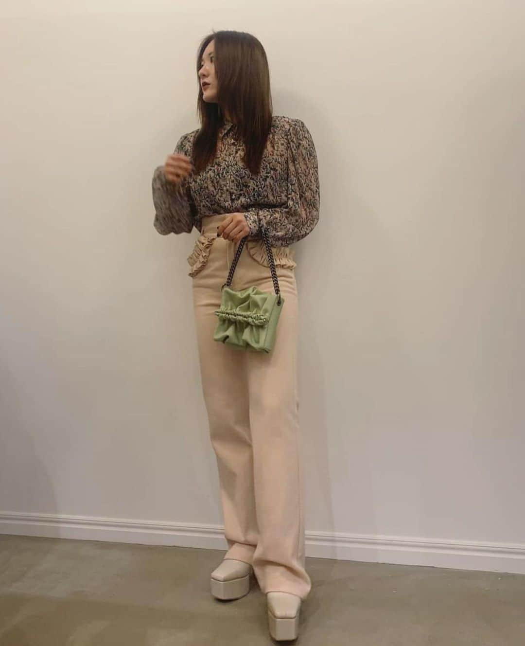 HONEY MI HONEY OFFICIALさんのインスタグラム写真 - (HONEY MI HONEY OFFICIALInstagram)「staff coordinate🍰  @honeymihoney_official  @honeymihoney_style  #HONEYMIHONEY #表参道 #原宿 #南堀江 #大阪 #时尚 #我的最愛 #ハニーミーハニー #tokyo #osaka #outfit #fashion @ellie_official_____  #ELLIEjp」10月1日 16時15分 - honeymihoney_official