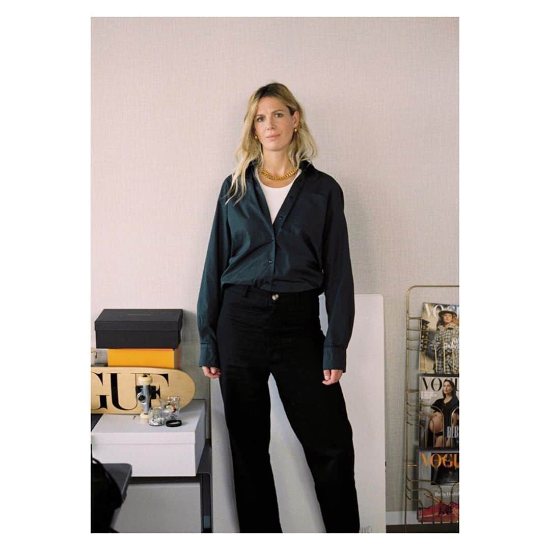 リカさんのインスタグラム写真 - (リカInstagram)「Blaze Girl 💗@rinketjepkema Chief Editor of Dutch Vogue favorites in her wardrobe at work #blazeshirts #tanktops #ulrikapants #501  #simpleluxary #lessismore #buylessbuybetter ❤️ See full story Online」10月1日 16時24分 - rikastudios_