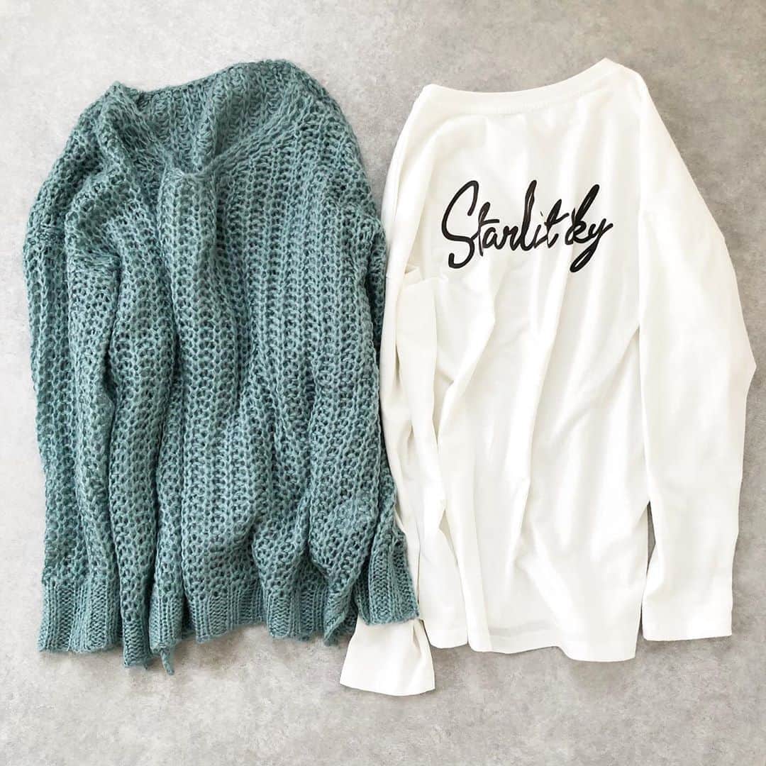 のインスタグラム：「トレンドの透け感のあるニットとバックロゴが可愛い長袖TシャツのレイヤードStyle✨ (着画は2〜5枚目⏩) .  バックロゴTは1枚で着ても、重ねて着ても👌✨ ニットを重ねると文字がうっすら透けて見えますよ☺️ . @discoat_official  ざっくりニット×バックロゴTシャツ 私が着ているのはサックスブルー。 細身のパンツで合わせましたが、ワイドパンツやリブパンツで合わせても🙆🏻‍♀️💕 . 《10/1〜10/11 パルクロウィーク》 パルクログループ各店舗&オンラインで秋のショッピングフェアを開催中❣️ . ◆10万ポイントキャンペーン ◆+5%ポイントキャンペーン ◆Web限定アイテム ◆TIME SALE . @discoat_official  #discoat #palcloset #パルクローゼット #パルクロ #カラーニット #バックロゴtシャツ #秋コーデ #秋ファッション #レイヤード #レイヤードコーデ」