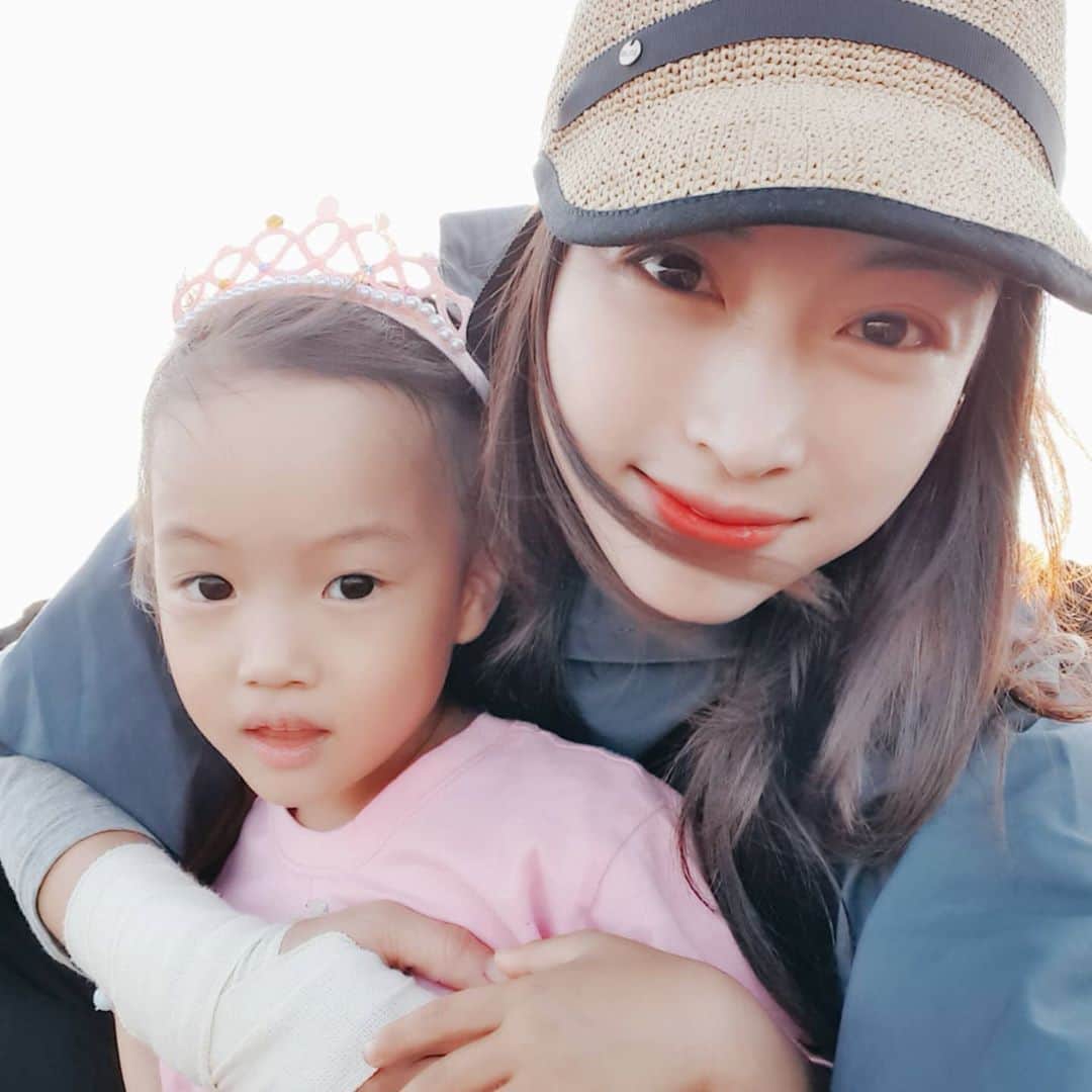 チョン・ダへのインスタグラム：「모두 모두  풍성한 한가위 보내세욧~~!! ☺」
