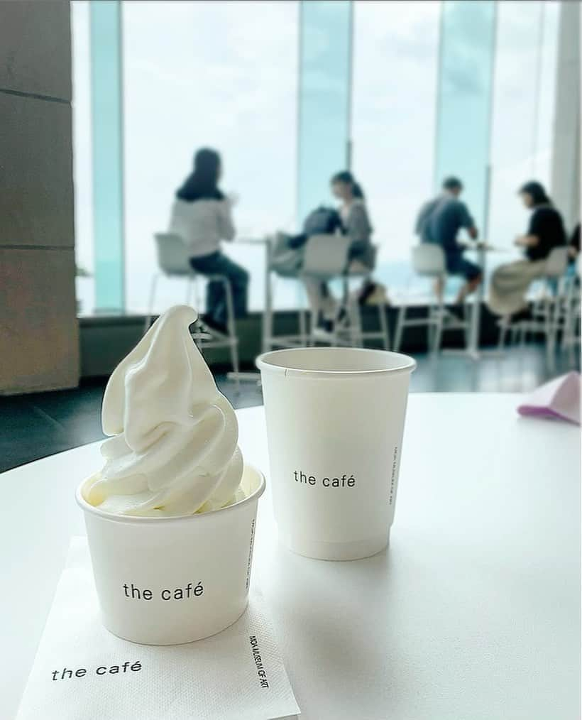 ree_mstorynさんのインスタグラム写真 - (ree_mstorynInstagram)「#thecafe  MOA美術館の中のカフェ 熱海の海を見渡しながら 独自焙煎のオーガニックコーヒーと 大美伊豆牧場の濃厚な ミルクのソフトクリーム シンプルに美味しかった♡ ・ ・ #moa美術館 #moaミュージアム #moamuseamofart #熱海 #美術館 #cafe #カフェ #coffee #自家焙煎珈琲 #コーヒー #ソフトクリーム #プレミアムソフトクリーム #大美伊豆牧場 #sweets #スイーツ巡り #スイーツ好きな人と繋がりたい #カフェ巡り #カフェ好きな人と繋がりたい #instasweets #旅 #旅録 #vsco #vscam」10月1日 17時00分 - ree_mstoryn