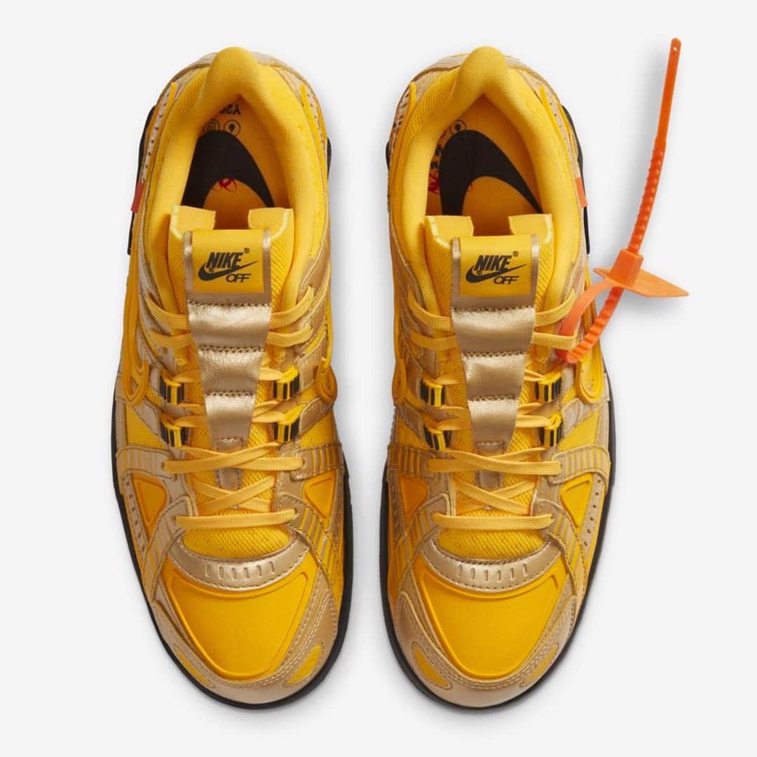 HYPEBEASTさんのインスタグラム写真 - (HYPEBEASTInstagram)「@hypebeastkicks: Here’s an official look at the @off____white x @nike Air Rubber Dunk “University Gold.” The hybrid silhouette is centered around elements of the @nikesb Dunk with visual characteristics of the P-6000 sneaker. Distinct features include rubberized midfoot Swooshes and Nike Air branding at the rear, “NIKE OFF” tongue tags, Helvetica industrial text printing on the medial midfoot, and tacked on orange tabs. Mark your calendars for its official release on October 1 for $180 USD.⁠⠀ Photo: Nike」10月1日 17時11分 - hypebeast