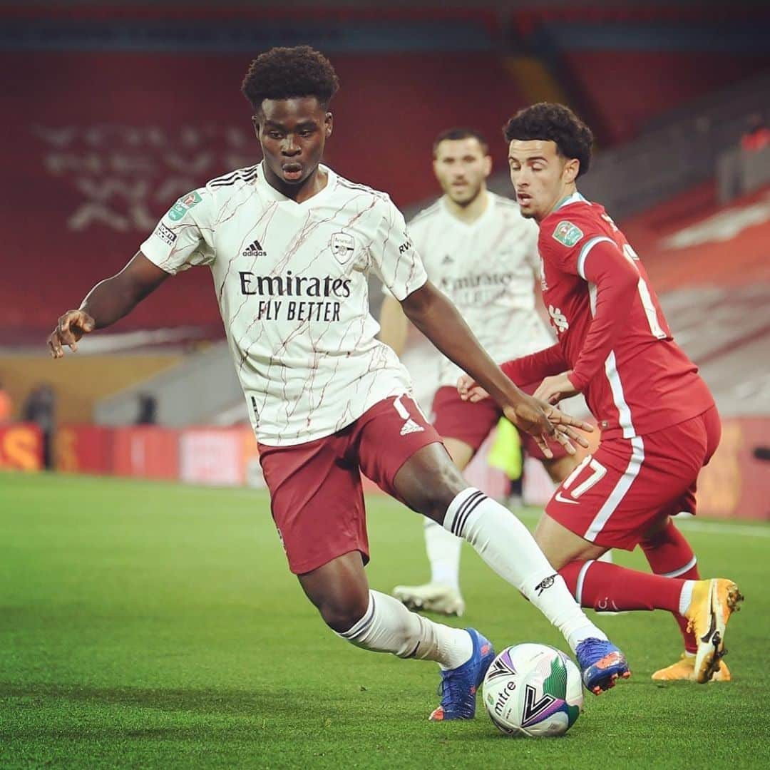 アーセナルFCさんのインスタグラム写真 - (アーセナルFCInstagram)「🔴⚪️Still level at Anfield   🤔 Thoughts on the game so far, Gunners?  #Arsenal」10月2日 4時05分 - arsenal