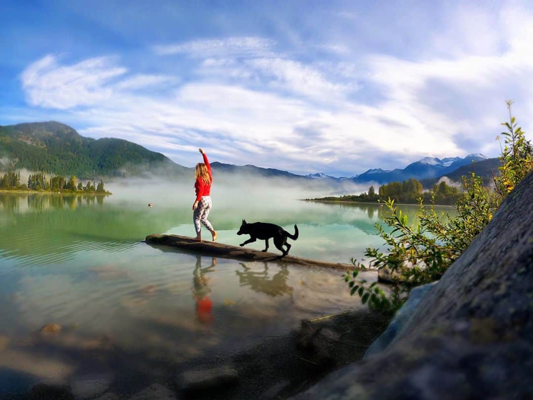 ジェイミー・アンダーソンのインスタグラム：「From Whistler to Switzerland 🇨🇭 Capturing my adventures along the way with the new #goprohero9 #GoProCreatorsSummit 💙」