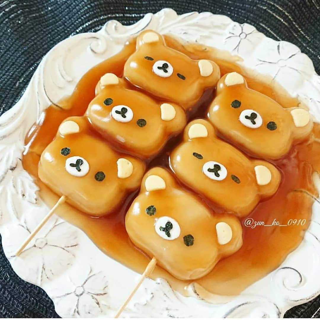 Rilakkuma US（リラックマ）さんのインスタグラム写真 - (Rilakkuma US（リラックマ）Instagram)「@zun_ko_0910 created these picture perfect Rilakkuma mochi cakes on sticks! Tag a friend who needs this treat asap! . . . . #rilakkumaus #rilakkuma #sanx #kawaii #cutefood #charaben #リラックマ #サンエックス #odango #mochi #foodart」10月2日 3時11分 - rilakkumaus