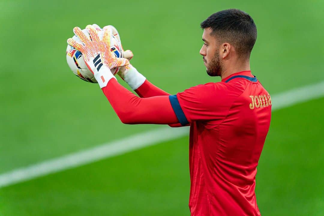 ヘロニモ・ルジのインスタグラム：「Un día más de entrenamiento 😁🔥」