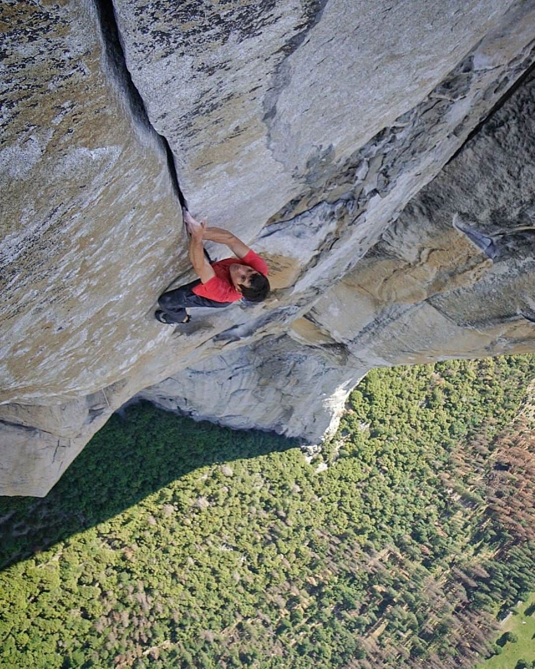 ジミー・チンさんのインスタグラム写真 - (ジミー・チンInstagram)「June 2nd, 2017  Portrait of @alexhonnold the day before he free soloed El Cap.」10月2日 3時19分 - jimmychin