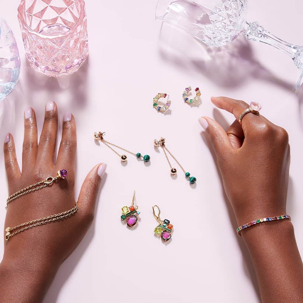 Saks Fifth Avenueのインスタグラム：「The answer to accessorizing is crystal clear: layerable pieces and candy-colored jewels. #SaksStyle」