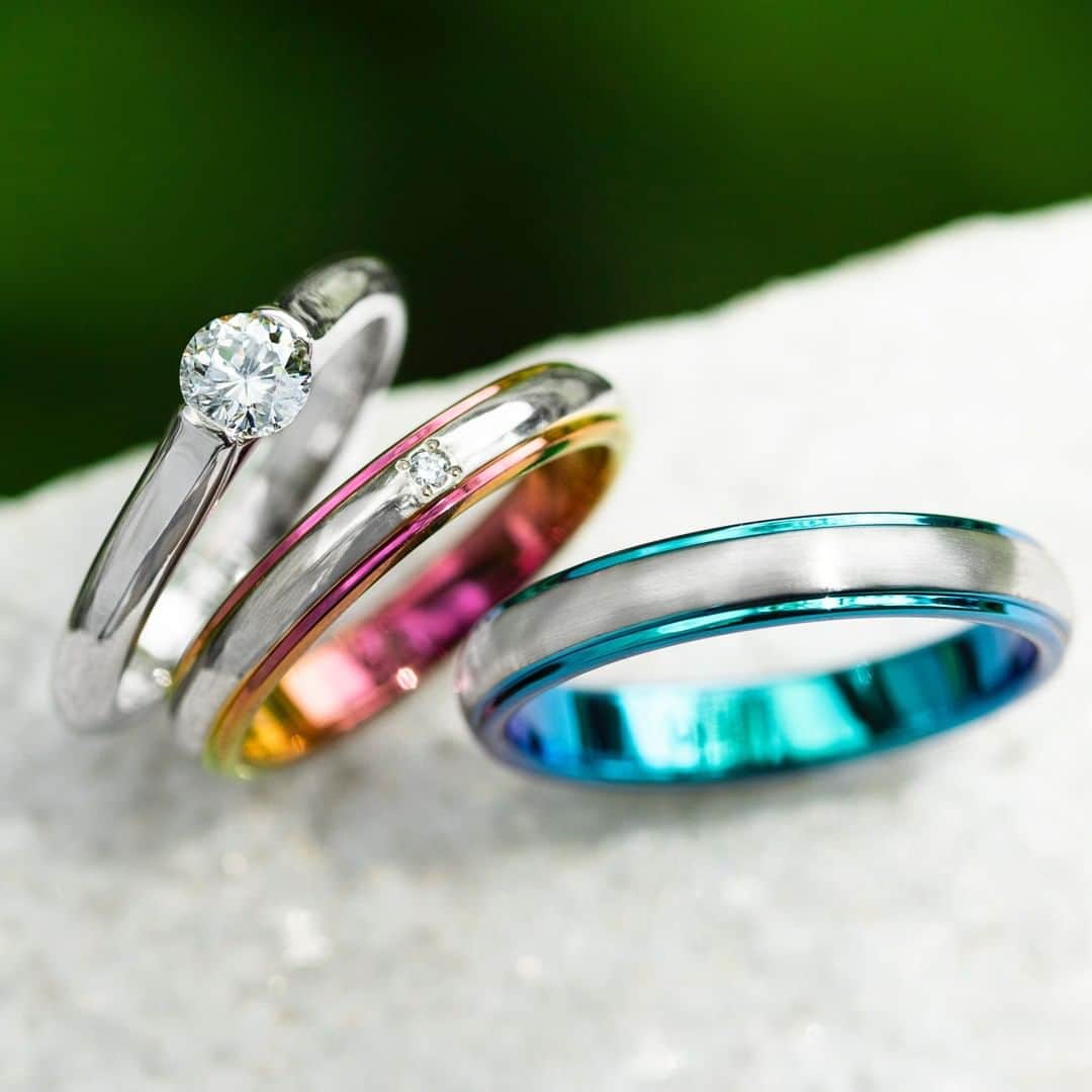 SORA ≪SORA表参道の公式アカウント≫さんのインスタグラム写真 - (SORA ≪SORA表参道の公式アカウント≫Instagram)「@sora_omotesando . 【幸せを運ぶ♩結婚指輪×婚約指輪3本セットフェア】 結婚指輪と婚約指輪をセットで購入すると、 結婚指輪が10%OFFになるお得なフェアを開催中です。 オーダーメイド店のSORAなら、 結婚指輪と婚約指輪の組み合わせは自由！  思いやストーリーを込めた指輪で ふたりらしいデザインをお楽しみください*  ------------------- ▽幸せを運ぶセットリングフェア https://www.sora-w.com/campaign/setcampaign/  ▽全国の取扱店をご紹介 https://www.sora-w.com/shop/retailers/ ▽SORA公式サイトはTOPのURLからcheck * >>> @sora_omotesando . --------------- ぜひ『 #結婚指輪sora 』のハッシュタグで SORAの写真を投稿してくださいね＊* こちらのアカウントでリグラムさせていただきます♪ . #結婚指輪 #婚約指輪 #指輪 #表参道 #オーダーメイド #プレ花嫁 #ブライダル #ウェディング #手作り #bridal #wedding #マリッジリング #エンゲージリング #金属アレルギー #金属アレルギー対応 #bridalring #ring #weddingring #手作り指輪 #Jewelry #ペアリング #2020秋婚 #Marriage #ダイヤモンド #刻印リング #2020冬婚 #デザインリング #カラーリング #アニバーサリー」10月1日 19時04分 - sora_omotesando