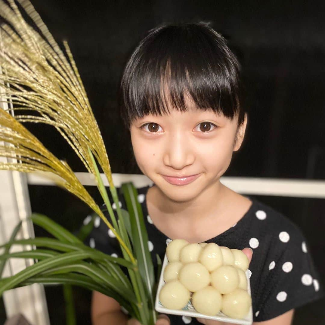 横溝菜帆さんのインスタグラム写真 - (横溝菜帆Instagram)「今日は、中秋の名月です‼︎ お月見団子を作りました🌝 皆さんの所からも、綺麗な月は見えますか？ ・ #中秋の名月 #お月見」10月1日 19時09分 - y_naho_te