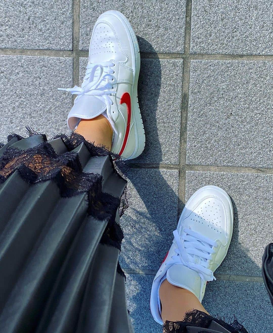 Chiharuのインスタグラム：「秋晴れ🍁すきすき😋 AIR JORDAN 1 LOW✔︎ . #airjordan  #airjordan1  #airjordan1low  #ナイキスニーカー  #ナイキ女子  #エアジョーダン #エアジョーダン1ロー  #yesnike #nikeaddict  #nikejapan」