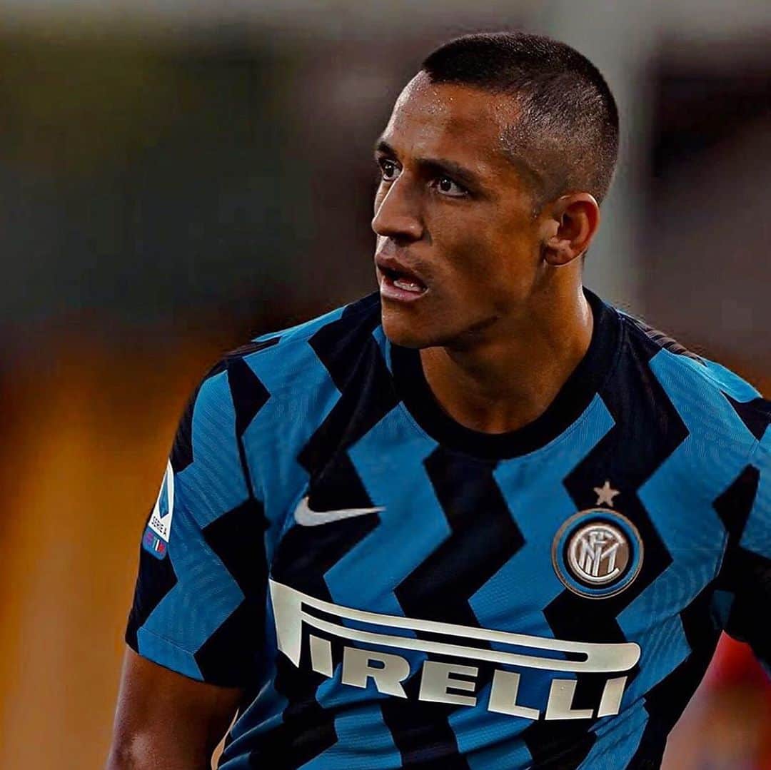 アレクシス・サンチェスのインスタグラム：「⚫️🔵 @inter  Focus」