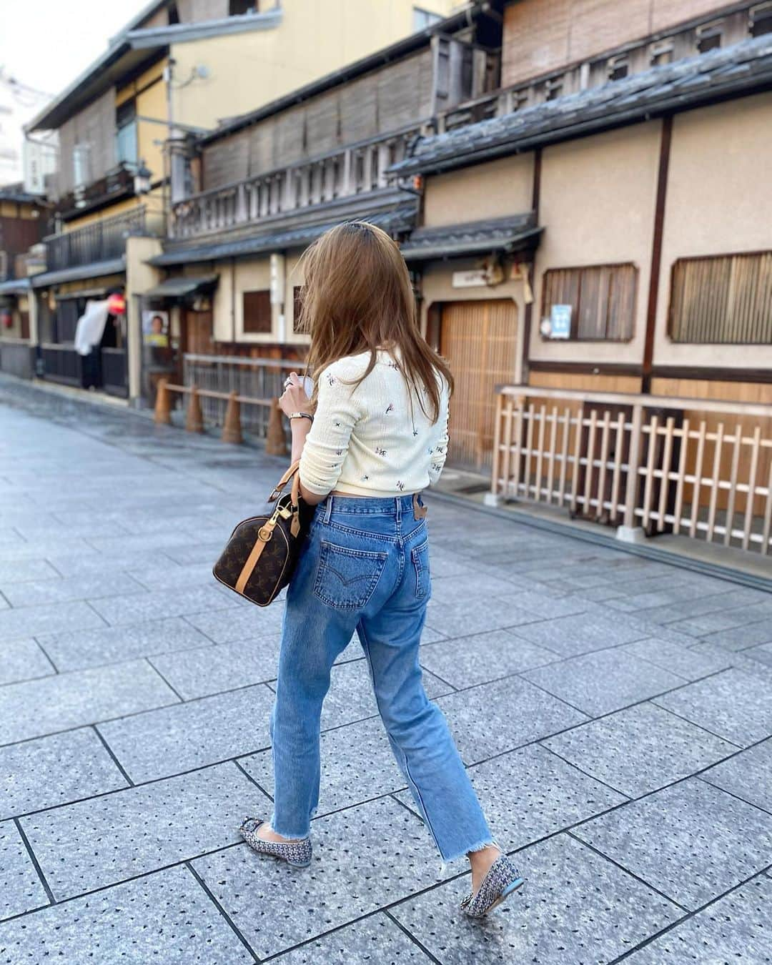 田代裕美恵のインスタグラム：「Kyoto⛩ . . 3月ぐらい？からずーーーっと コロナへの警戒で 4月のハワイもキャンセルで よーーーやく！！ 近場でも おでかけできた喜びったら☺️❤️ . . #初GOTOキャンペーン . #travel #kyoto」