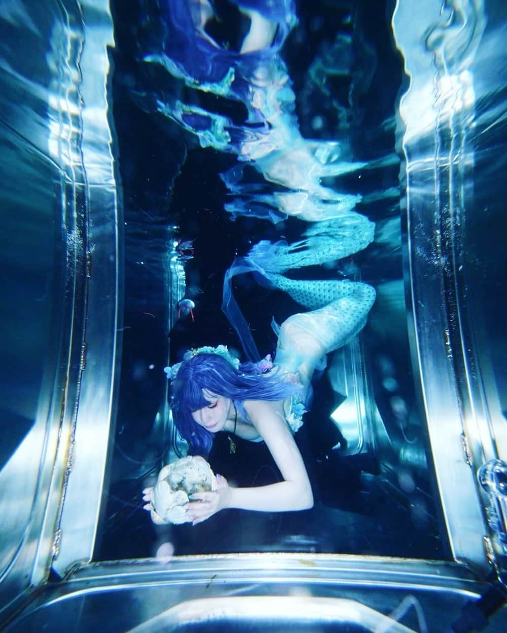 林檎蜜紀さんのインスタグラム写真 - (林檎蜜紀Instagram)「🧜‍♀️  潜水撮影久々だったけど 意外と身体が覚えてましたね💙  💜start onlyfans💜 https://onlyfans.com/ringo_mitsuki  #onlyfans  #アートのある暮らし  #artphotography  #美乳 #巨乳ちゃん  #美脚 #美尻 #人魚 #🧜‍♀️  #マーメイドネイル  #mermaid  #mermaidlife  #メロウ #セイレーン #水中撮影  #水中写真好きな人と繋がりたい  #水中世界  #asianbeauty  #japanesegirl  #セクシー美女 #美女モデル  #aquariumlife  #水槽のある暮らし  #セクシーモデル #beautyphotography  #asiandoll  #onlyfansgirl」10月1日 19時57分 - ringo_mitsuki