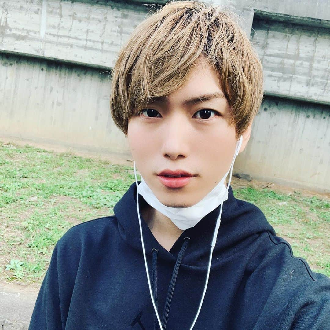 関根慶祐（K-SUKE）さんのインスタグラム写真 - (関根慶祐（K-SUKE）Instagram)「仕事行く前に #BTS の #Dynamite をエンドレスリピートで聴きながら1時間くらい爽やかに散歩しちゃった気持ちぃ〜！！！  って書きたかったんだけど散歩3分ちょいで挫折したよ。 #挫折報告」10月1日 19時58分 - ksukeshirayuri