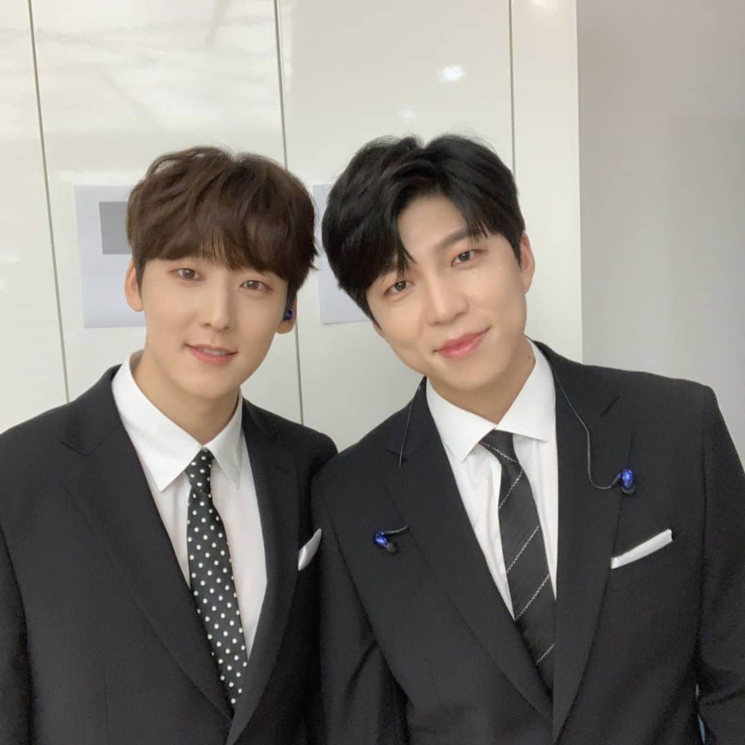 U-KISS（ユーキス）のインスタグラム：「[#수현] 키스미~! 드디어 문명특급 숨듣명 콘서트가 드디어 내일이에요😊 오랜만에 #케빈 과 멋진무대로 뭉친만큼 기대 많이 해주세요 11시 본방사수❣  #유키스 #UKISS #SOOHYUN #KEVIN  #문명특급 #숨듣명 #콘서트」