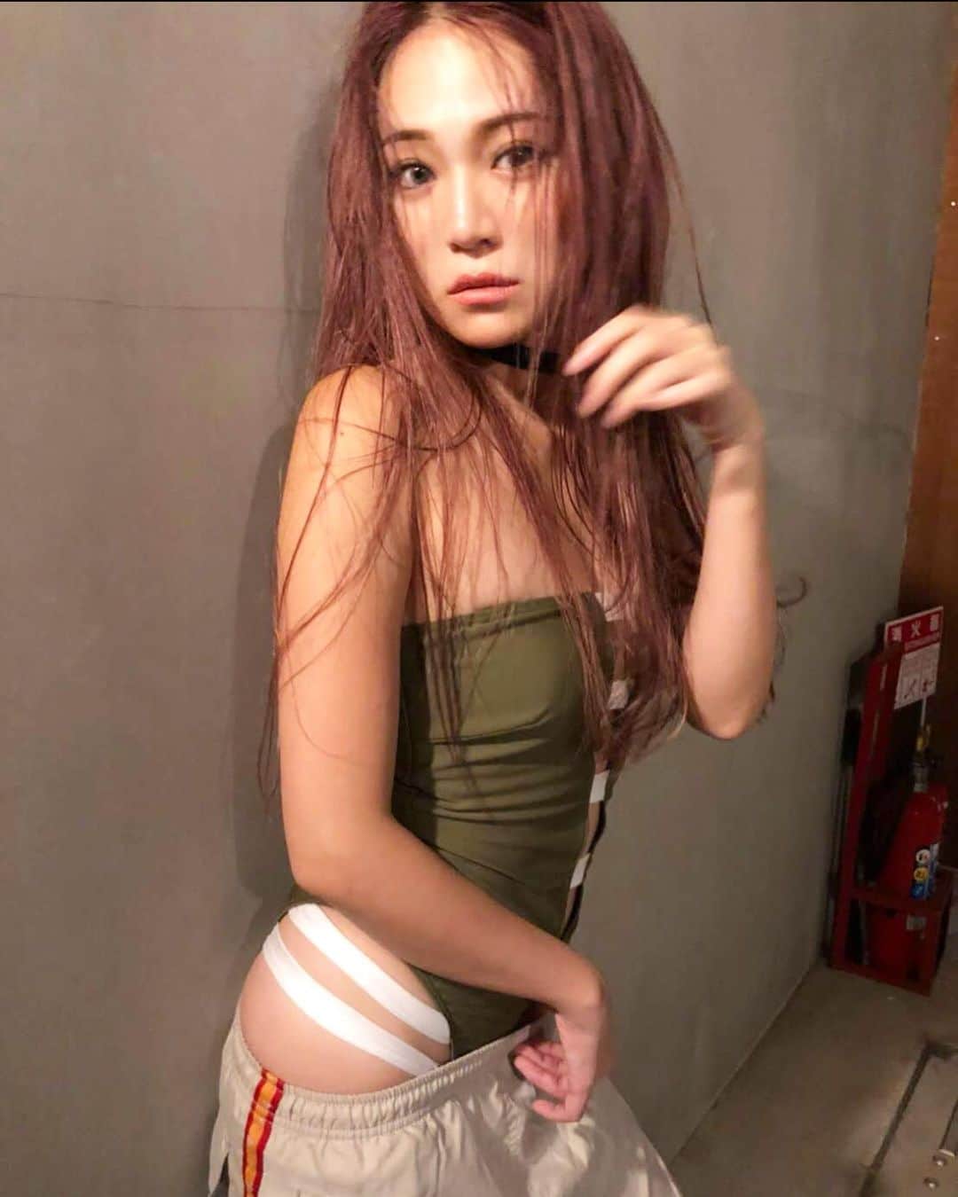 DJ mariennuのインスタグラム：「It's October already 🌕🍁 懐かしい写真出てきた🤳秋色っぽい髪💜 衣装で @xxaimin_officialxx ちゃんとこの👙着てた🤍」