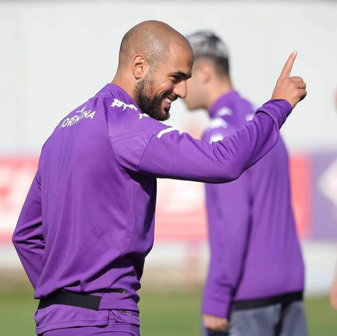 ACFフィオレンティーナさんのインスタグラム写真 - (ACFフィオレンティーナInstagram)「👆One day to #FiorentinaSampdoria 🤩 Are you ready, Viola? 👊  #ForzaViola 💜 #Fiorentina #FiorentinaSampdoria #ACFFiorentina #Amrabat」10月1日 20時09分 - acffiorentina