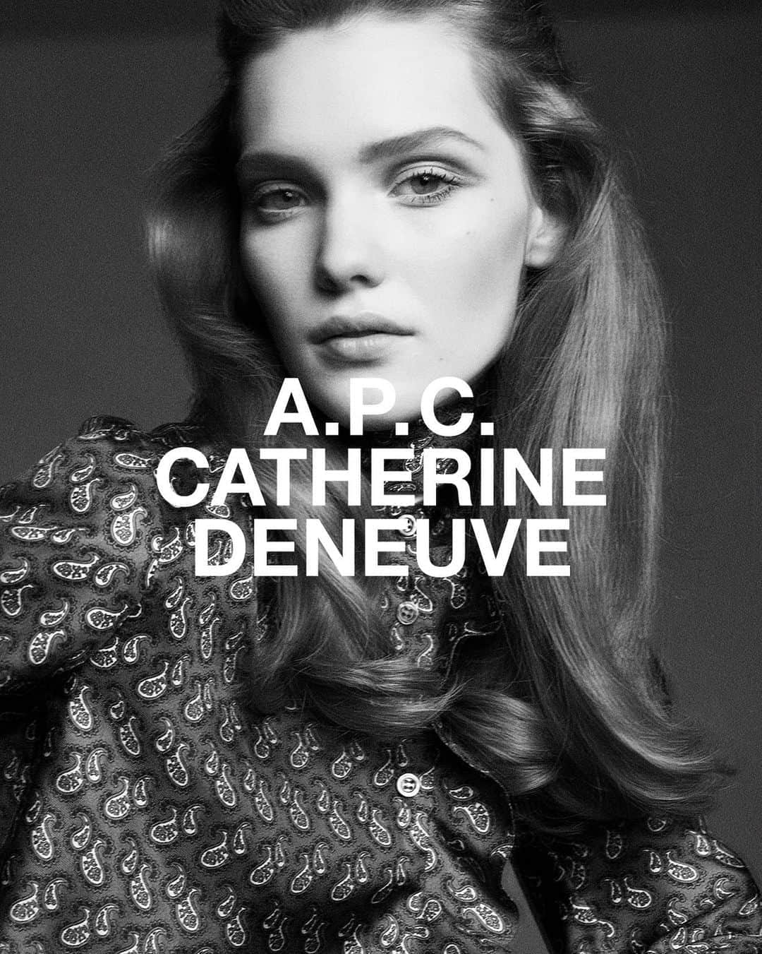 アーペーセーのインスタグラム：「A.P.C. Catherine Deneuve interaction # 7 ⠀ ⠀ A.P.C. gave Catherine Deneuve total creative freedom and access to its workshop and fabrics, inviting her to express her vision of chic, touched with whimsy.⠀ ⠀ A.P.C. C.D. label, the pieces revolve around two main silhouettes: a dark navy wool suit and a khaki jacket and skirt ensemble. The two silhouettes can be completed with a white shirt with red polka dots or a dark green paisley print blouse. ⠀ ⠀ Available in stores and at apc.fr ⠀ ⠀ Photography: @karimsadli ⠀ Artistic direction and styling: @suzannekoller ⠀ ⠀ #APC #APCxCatherineDeneuve #CatherineDeneuve #Interaction7 #APCFW20」