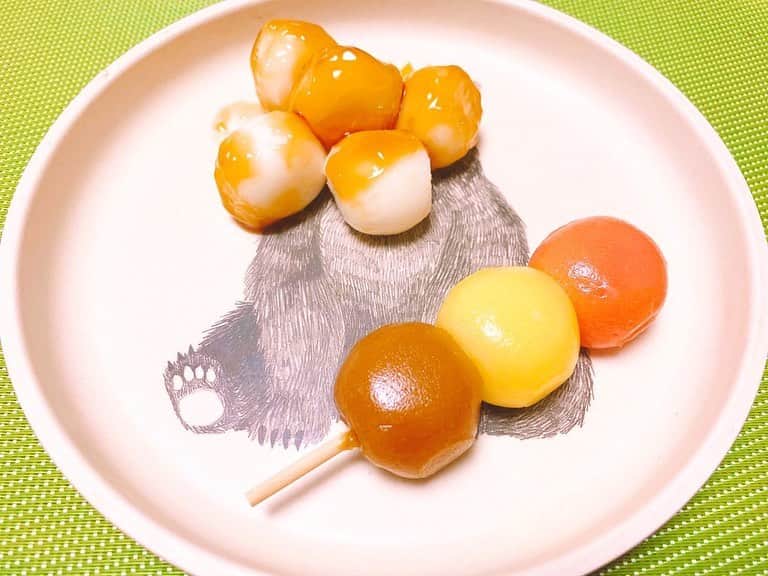 倉田雅世さんのインスタグラム写真 - (倉田雅世Instagram)「こんばんは。 中秋の名月、キレイだな。 お団子も食べます。 いい夜を。」10月1日 20時15分 - kuralamune
