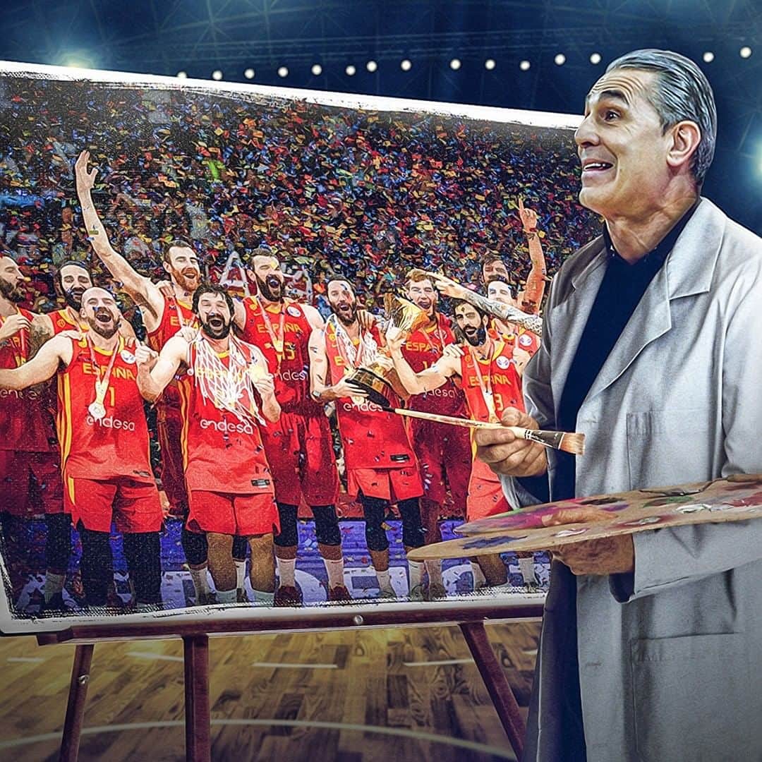 FIBAさんのインスタグラム写真 - (FIBAInstagram)「Coach Scariolo returns to defend the title! Allow him to paint the picture on the 🏆-winning team. 🇪🇸  Meet #LaFamilia.」10月1日 20時15分 - fiba