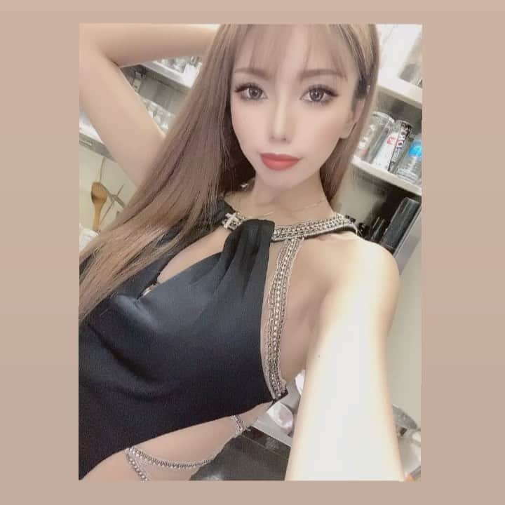 あゆかのインスタグラム：「10月もよろしく頼みます😉 この一ヶ月は丁寧に慎重に 仕事したいと思うw多分w がんばります😎  .  #千葉キャバクラ#千葉富士見キャバ嬢#千葉富士見町キャバ嬢#千葉富士見キャバクラ#arドレス#ジュエルズドレス#コロナに負けるな#コロナに負けるな日本#オンラインキャバクラ#ファッション好きな人と繋がりたい#ヘアメイク#お家スタイル#息してる？#followｍe4 #follow4like#followtrain」