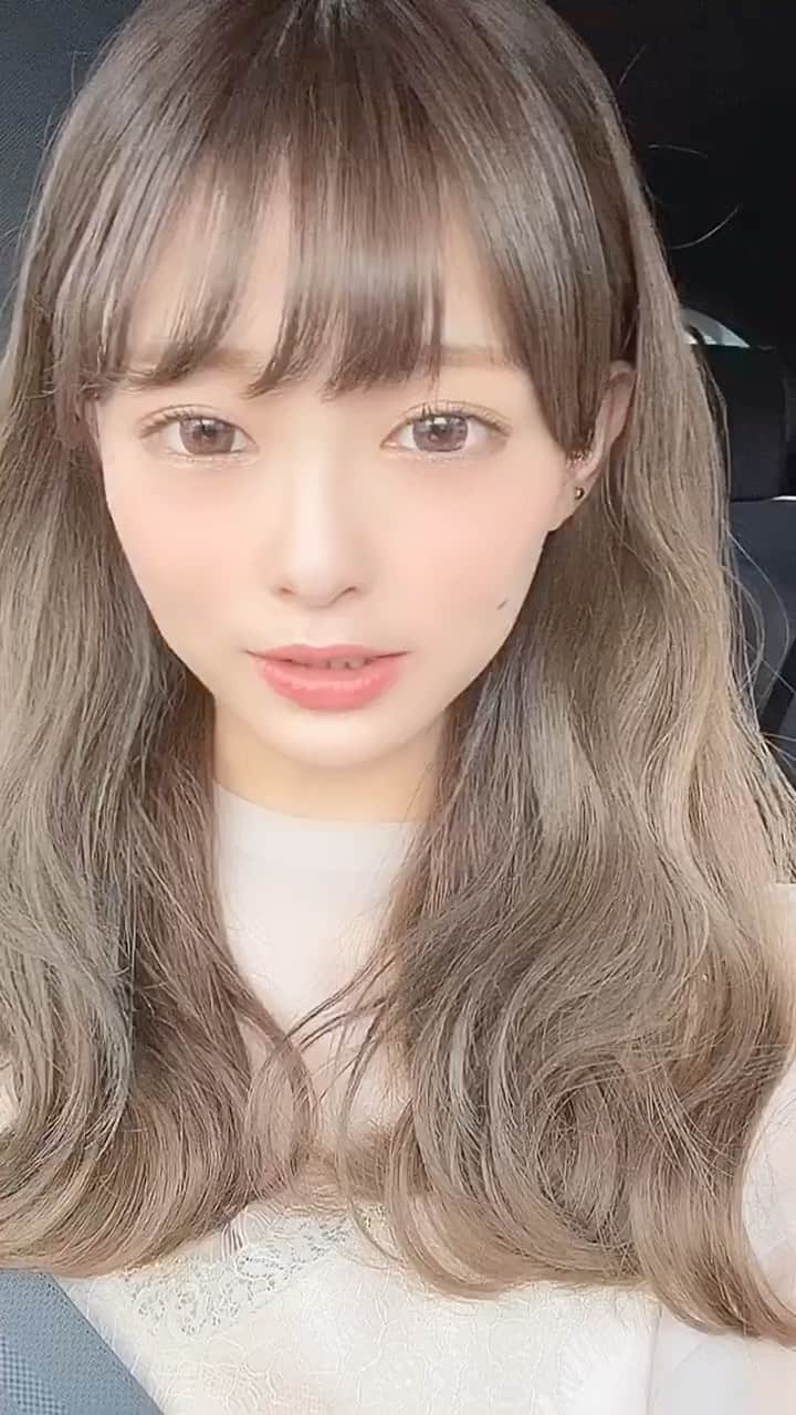 のインスタグラム：「﻿ ﻿ ﻿ 新しいスタイルでリール撮ってみた📷（笑）﻿ 喋ってるからよかったら音声付きで見てね🙊﻿ ﻿ ﻿ お仕事もあって逗子にお邪魔したんだけど、﻿ 夜ごはんは"珊瑚礁"っていうお店で食べたよ♡﻿ ﻿ ﻿ 隣で👨🏻が食べてるカレー🍛が﻿ ほんっとうに美味しそうだった🥺💭﻿ ﻿ また来れたらいいな〜！！！！﻿ ﻿ ﻿ #カラコン #アイメイク #ラッシュリフト ﻿ #シルバーアクセサリー #デカ目メイク #コスメ ﻿ #コスメ好き  #自まつ毛メイク #りなてぃー﻿ #鎌倉 #逗子 #珊瑚礁 #シーフードサラダ﻿ ﻿ ﻿ ﻿ ﻿」