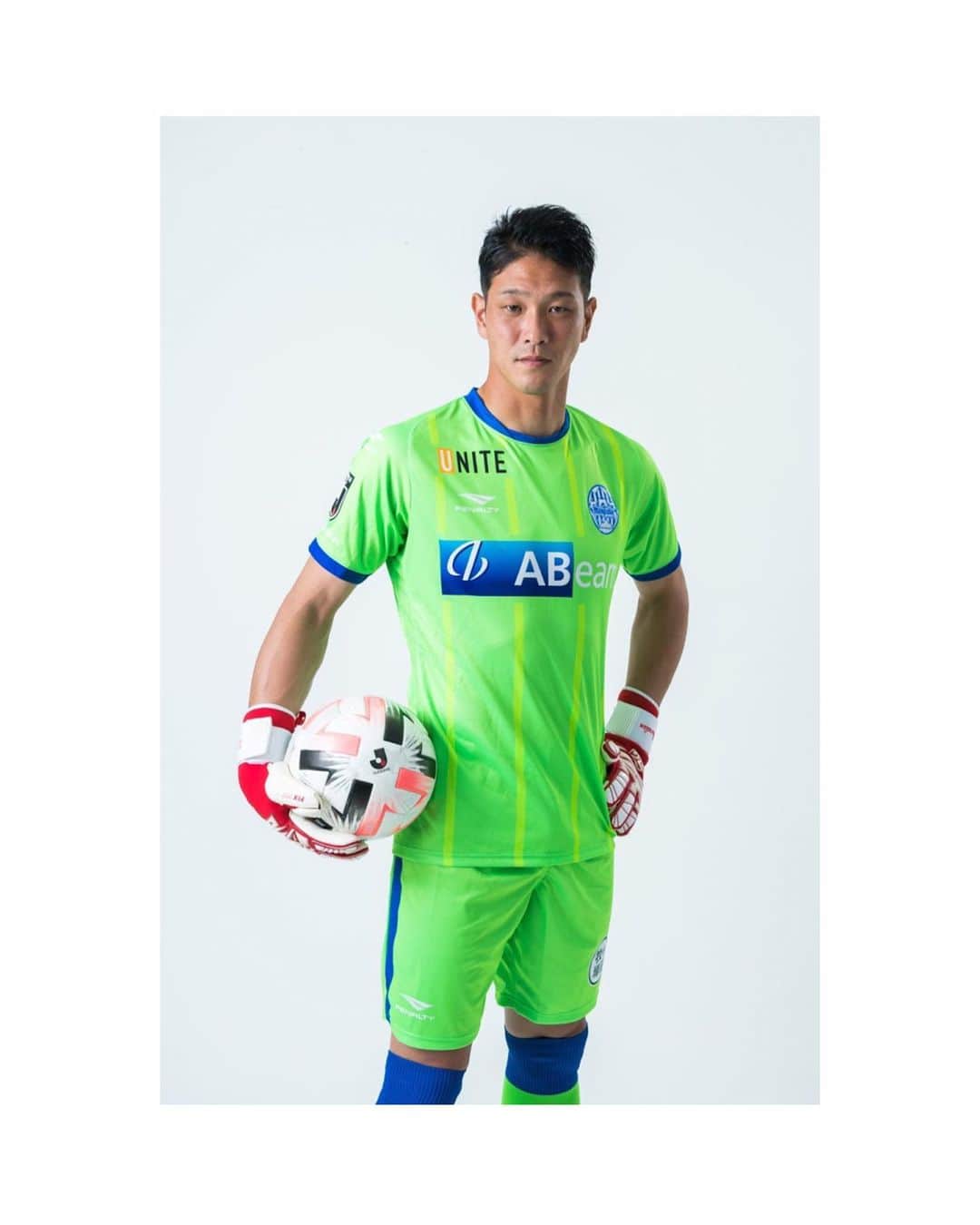 藤嶋栄介のインスタグラム：「モンテディオ山形サポーターの皆さんこんにちは。 藤嶋栄介です。 コメントにも出させてもらいましたが、全身全霊をかけて山形の為にプレーさせていただきます。 選手として、人としてもこのモンテディオ山形と共に成長出来るように1日1日、一生懸命頑張りますので、応援よろしくお願いします。  そして、川崎フロンターレサポーターのみなさん1年半という短い間でしたが、本当に怪我して辛い時期に支えてもらい、全く試合に関われない僕を応援してくださりありがとうございました。 川崎で得た事。それを財産にこれからはモンテディオ山形で、人として、選手として大きく成長していきます。 最後に挨拶がちゃんと出来なくて申し訳ありませんでした。 本当にありがとうございました。  #モンテディオ山形 #加入 #全身全霊 #山形の為に #川崎フロンターレ #感謝 #ありがとうございました」