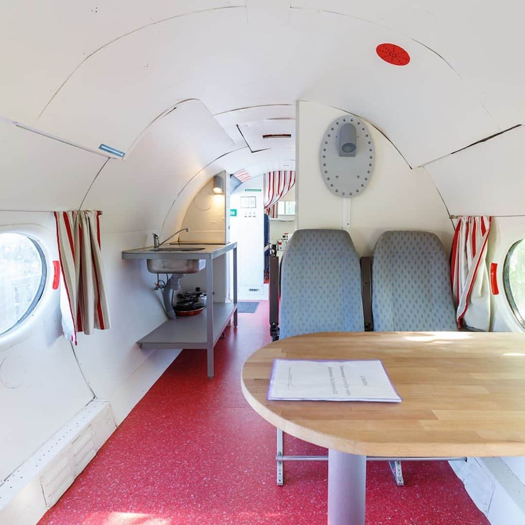 HYPEBEASTさんのインスタグラム写真 - (HYPEBEASTInstagram)「#hypelife: With many holiday plans currently at a halt, @airbnb has introduced a fleet of grounded airplanes for you to stay in all around the world. Options range from an ex-private jet complete with its original cockpit, to an old Cessna plane situated next to its original control tower, to many more. Check them all out via the link in bio and tag a friend you’d want to come along. ⁠⠀ Photo: Airbnb」10月1日 20時31分 - hypebeast