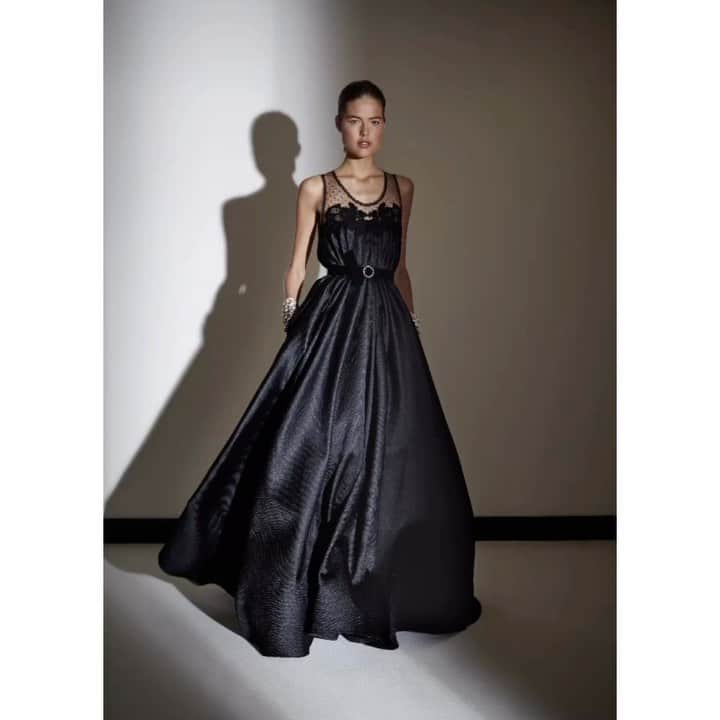 アレクシマビーユのインスタグラム：「NO SEASON / new SS2021 collection title @alexismabille shot by @julietrannoy with ravishing Olivia Ottosen @olicoool hair&makeup @jacquesuzzardi #alexismabille #newcollection #noseason #readytowear #rtw #eveningcollection #ss2021 #parisfashionweek #modeaparis #coolittude #attitude #catwalk #virtualreality #virtualpresentation #oliviaottosen cast by @cococasting  #summertime soundtrack @mahautmondino #happyseason #showmustgoon」