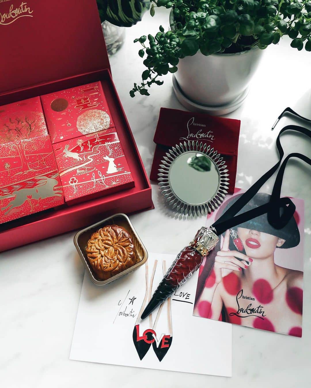 Ruby Kwanのインスタグラム：「Put on the new @louboutinbeauty matte fluids 💋 & a pair of @louboutinworld pretty pumps. 👠 Okay, you are ready for the Christian Louboutin mooncake. 🌝🥮❤️ #christianlouboutin #midautumnfestival2020  #louboutinworld #louboutinbeauty #crazymattefluids #rougecloset」