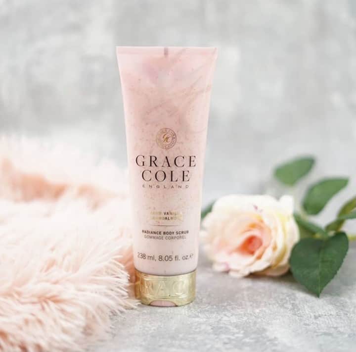 Grace Coleのインスタグラム：「Happy first day of the month! 🧡🍃☂️  Shop now via the website on our profile!  Repost: @marketa.vosoustova_photography  gracecole #beauty #handwash #washyourhands #madeinengland #tassels #vanillablush #peony #crueltyfreebeauty ⁣#crueltyfree #moisturize #instabeauty #bodybutter #glowingskin #healthyskin #bodyscrub #skincareroutine #skincare #selfcare #love #bodycare #fragranceaddict #hydrate」