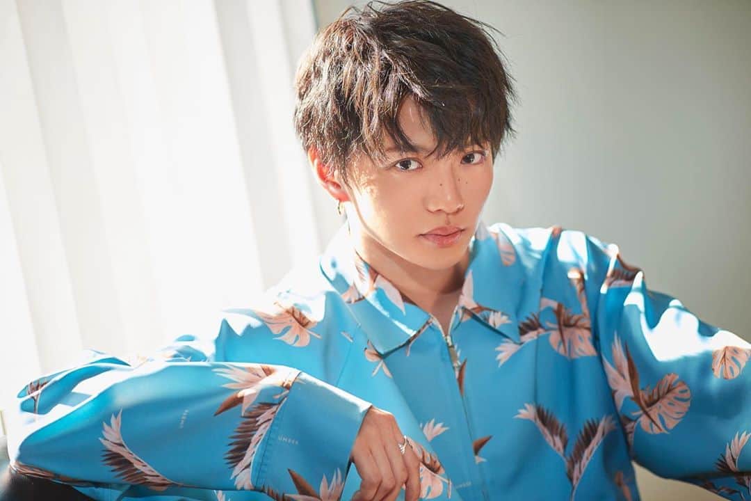 ニコ☆プチのインスタグラム：「🙌🥳🎉 . . ／ ㊗️明日公開‼📚🌟︎🎞 ＼ . . 公開を延期していた 映画『小説の神様 君としか描けない物語』が 明日より待望の全国ロードショー‼😭︎🖤🌈 主演の佐藤大樹さん(EXILE/FANTASTICS) インタビューをニコ☆プチネット （https://www.nicopuchi.jp/puchiplus/24830/）にて掲載しています💻🕺❤️✨ ぜひチェックしてみて下さい📚✏️ . . . #佐藤大樹 さん #EXILE #FANTASTICS @taiki_sato_official  #小説の神様 #君としか描けない物語  @shokami_movie photo by @sho_ito723」