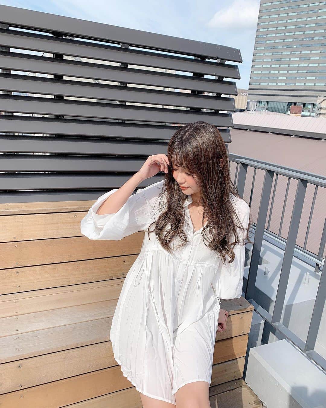 いっちゃん/嶋津 いつみのインスタグラム：「. . 急に秋来すぎて 衣替え間に合ってない🙃💨💨💨 . . . . . 来週中に絶対しよぉ🤢 . . . . .  関西  #関西サロモ  #サロンモデル #サロモ #いっちゃん  #フリーモデル #関西モデル  #あざといっちゃん #かわいっちゃん #いっちゃんコーデ #ブライダルモデル #アレンジモデル #ヘアカラー  #ヘアアレンジ #くしゃ顔」
