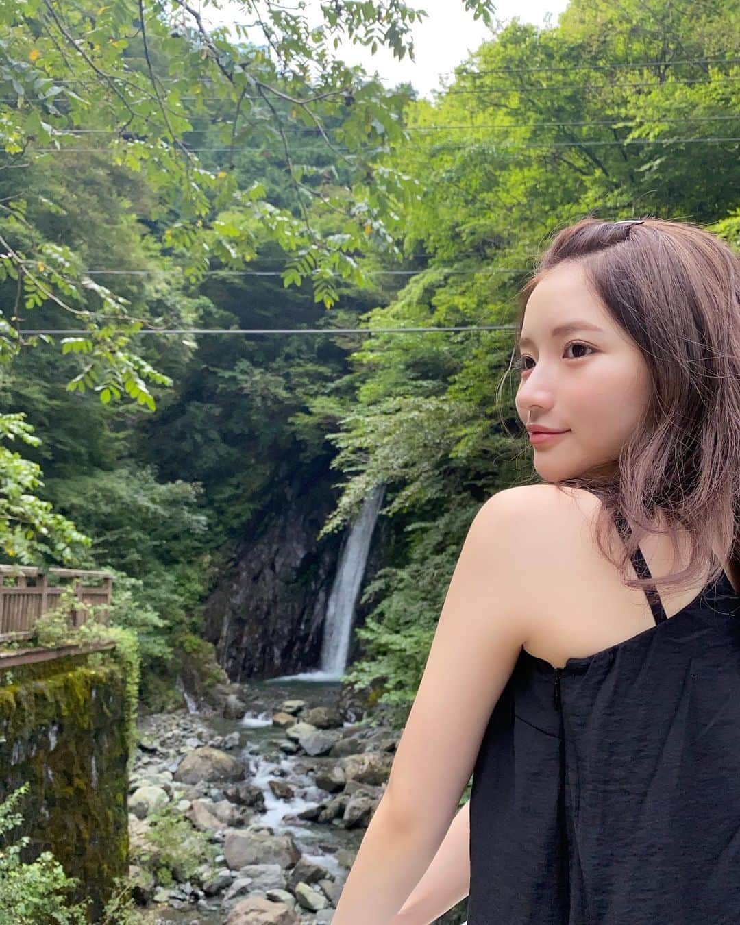 南りほのインスタグラム：「upするの忘れてた、いつかの夏の思い出写真🌼🌈 夏どこも行けなかったからパワースポット行ってきた時の🧘🏼‍♀️📸」