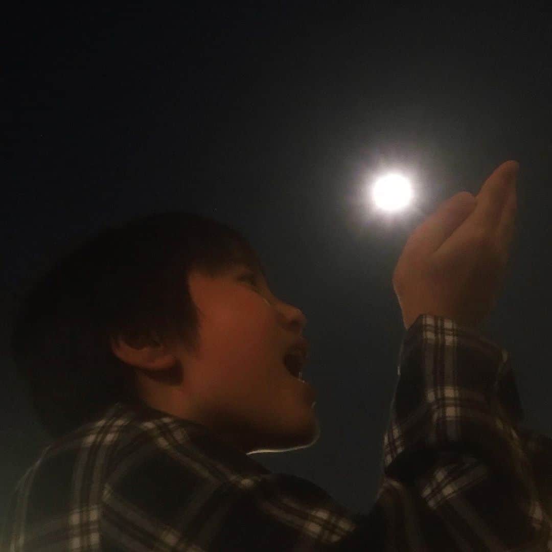 髙橋來のインスタグラム：「✳︎ こんばんは🌝 髙橋來です。 ・ 綺麗なお月様 いただきまーす✨ ・ #中秋の名月 🌝 #いただきます  #満月は明日  #髙橋來」