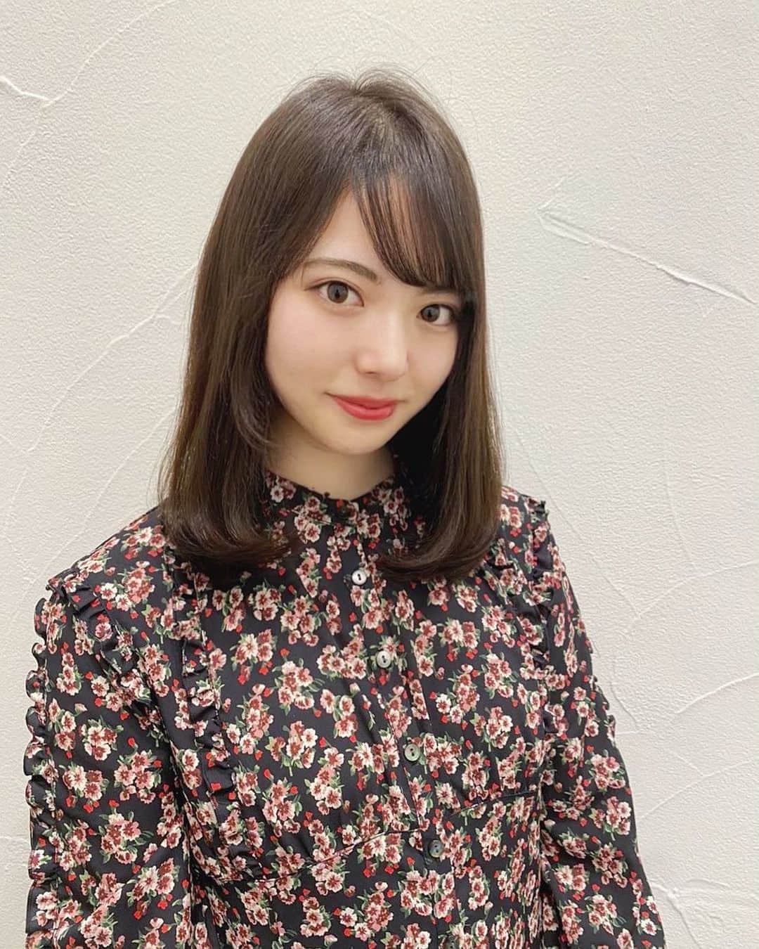 林桃絢美のインスタグラム：「・ こんばんは🌠 ・ 先日サロンモデルをさせていただきた時の写真です🌼 髪の毛サラサラー🌟 ・ 本日も  #もなポチ で応援していただけたら嬉しいです☺🌷 残り少ない期間ですが最後までよろしくお願い致します！ ・ #日本女子大学コンテスト　#日本女子大学　#ミスコンテスト　 #サロンモデル　#サロンモデル希望 #美容院　#フォロバ100 #いいね返し」