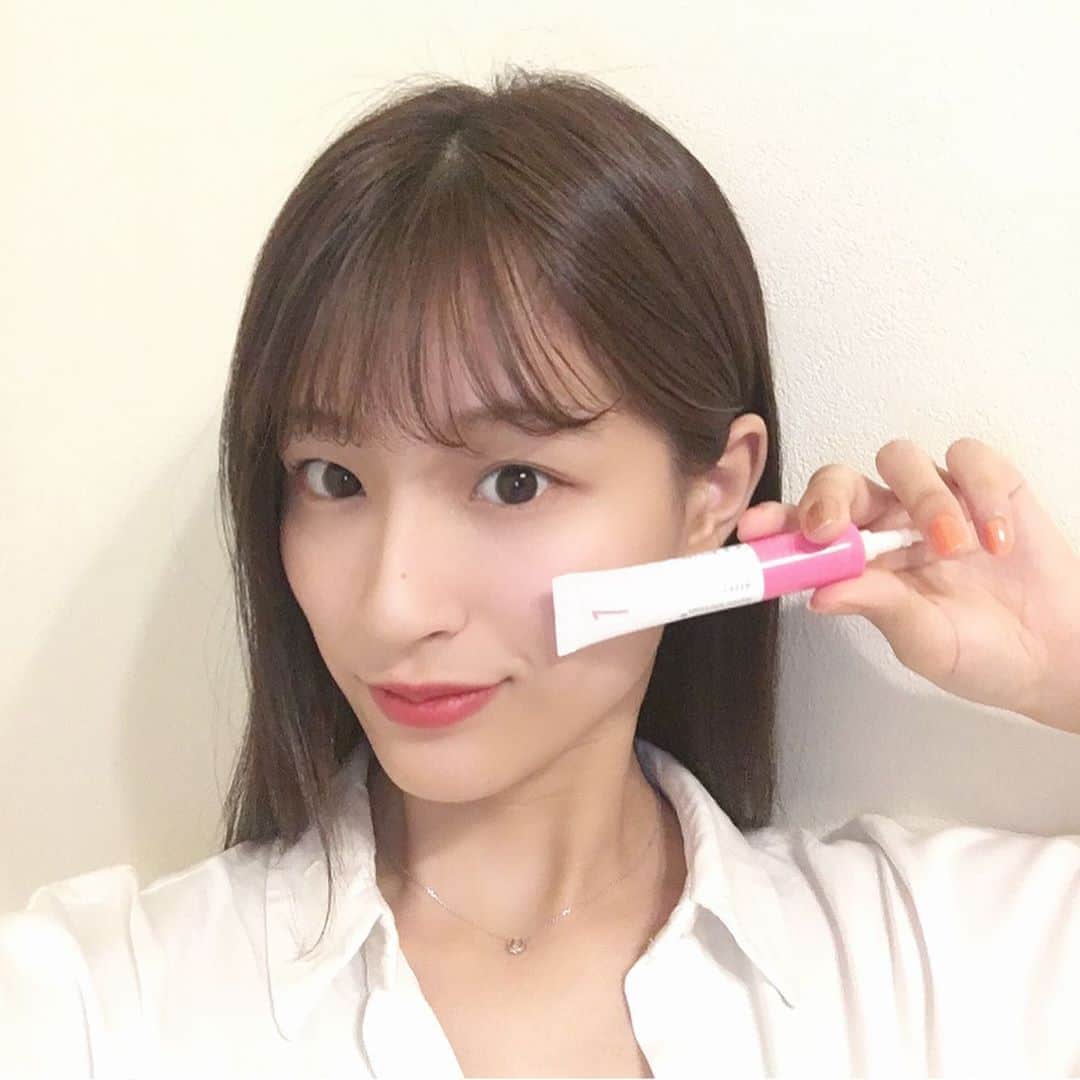 佐藤華純のインスタグラム：「.  【 #WELLA 】  WELLAさんから、"カラーモーション+ 4ウィークプログラム"🌿  サロンカラー後の週ごとに変わる髪の状態に合わせたトリートメント✨  ①発色キープ→②手触りアップ→③潤い感アップ→④輝きアップと順番に使っていきます！  今回は、髪を染めて1週間経ったので①を使ってみました😚 ②③④も使うの楽しみ〜！  #ミスキャンパス立命館2020 #MCR2020  #立命館 #立命館大学 #京都 #女子大生  #ミスキャン #ミスコン #ファイナリスト  #カラーモーション #4ウィークプログラム #さあサロンに行こう #イルミナカラー #イルミナ #ウエラプロフェッショナル #NYNY #さあNYNYに行こう」