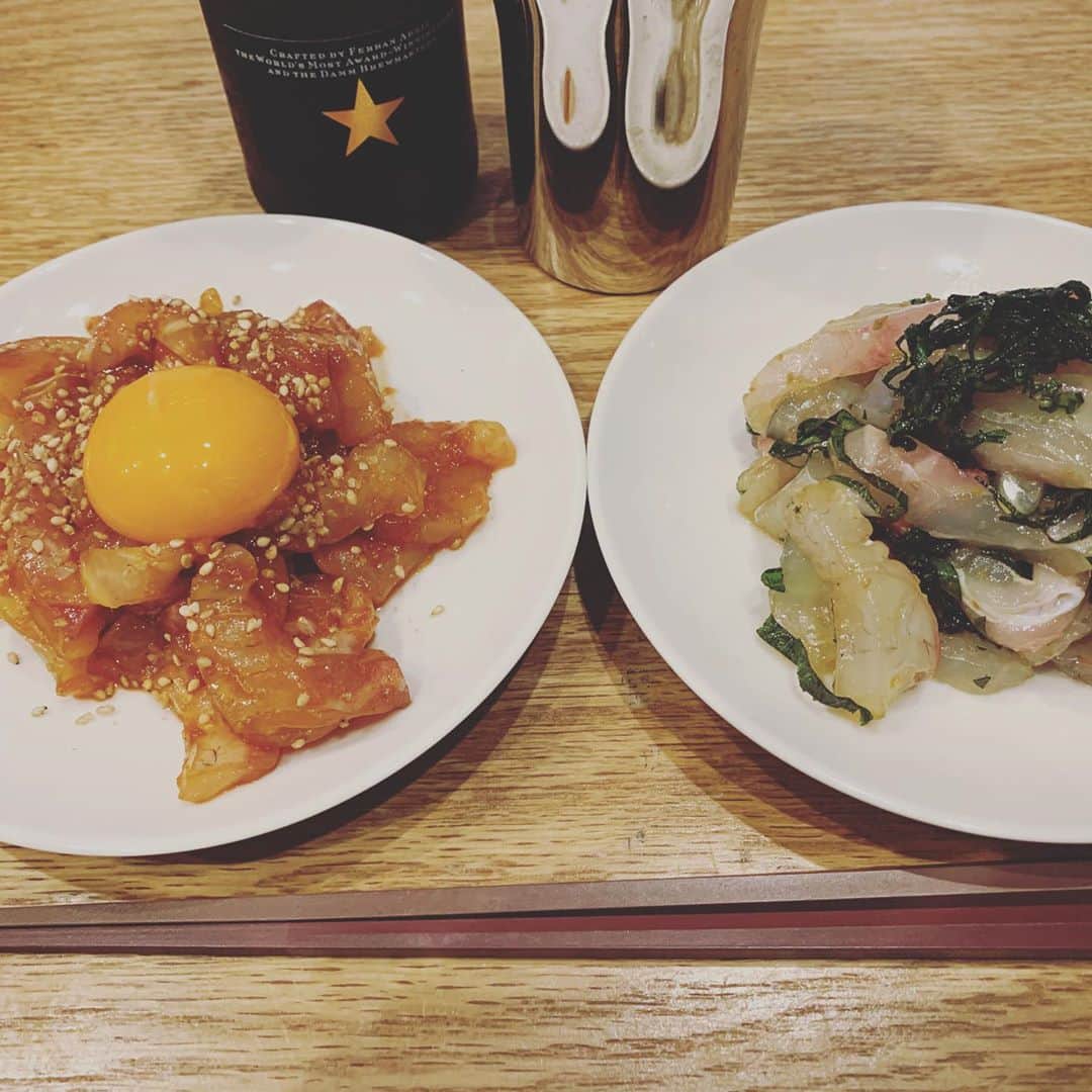 櫻井トオルのインスタグラム：「鯛が安かったので、鯛のユッケ風、鯛の柚子胡椒和えで晩酌！！  美味い！！  堪らん！！  米が食いたい！！  めちゃくちゃ米が食べたい！！」