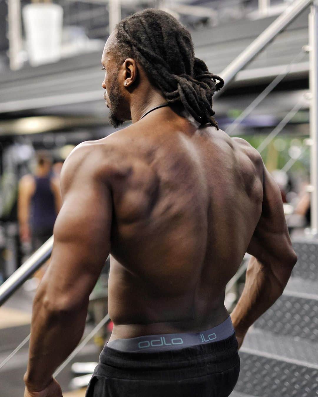 Ulissesworldさんのインスタグラム写真 - (UlissesworldInstagram)「Cobra Back day is on the menu 💪 Let’s build a strong Back! Time to put in work 🏋️‍♂️ _ LINK IN MY BIO👆For Meal Plans & Programs (Females also) @iamdedicated_army #letsgo IAMDEDICATED.ULISSESWORLD.COM _ #Ulissesworld」10月1日 21時28分 - ulissesworld