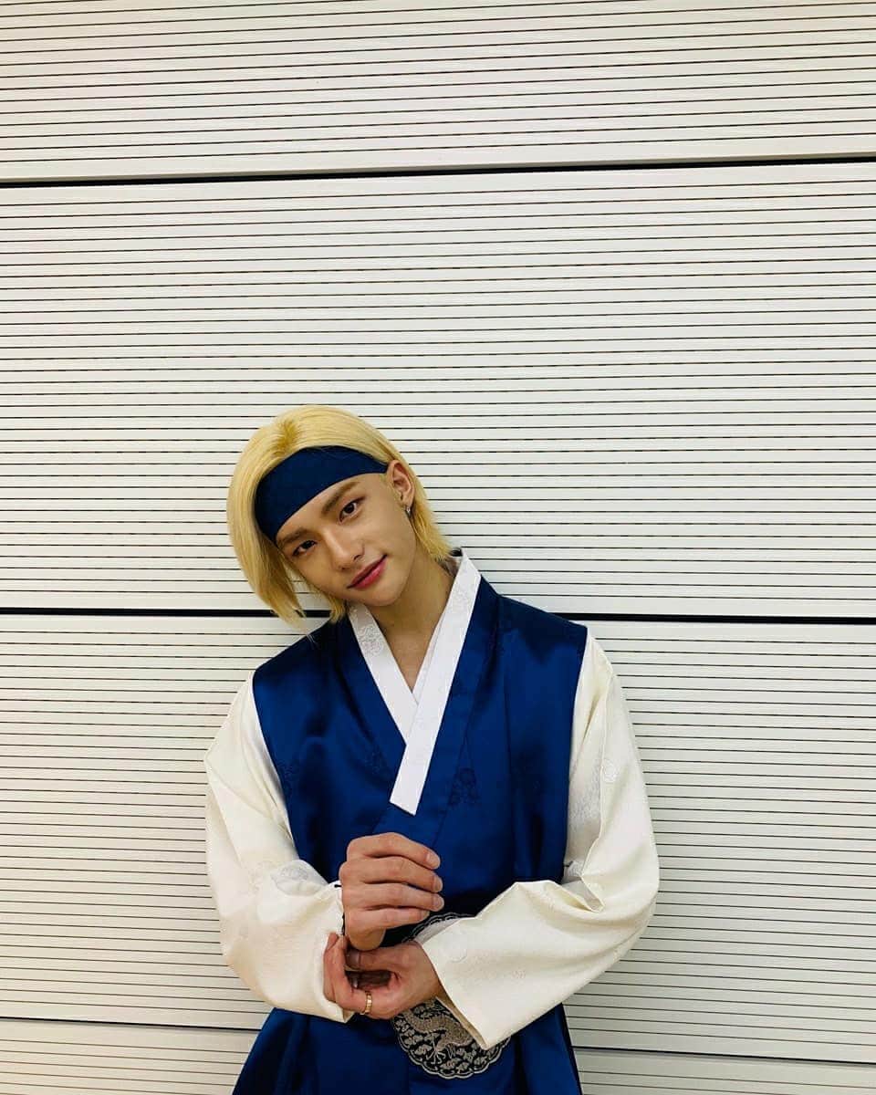 Stray Kidsさんのインスタグラム写真 - (Stray KidsInstagram)「행복한 추석되세요 ❣️ #straykids #Lovestay」10月1日 21時30分 - realstraykids