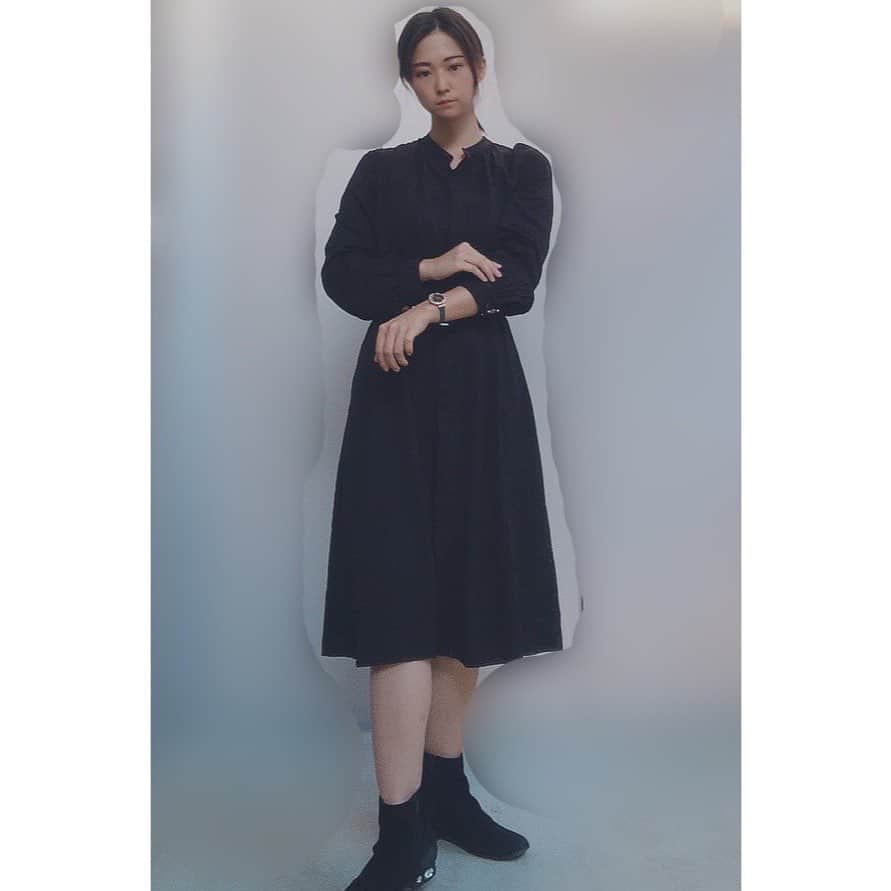 澤田百合亜さんのインスタグラム写真 - (澤田百合亜Instagram)「黒  ワンピース　ユニクロ ベルト　Dolce&gabbana シューズ　poolside 時計　aromaflat  #japan #japanese #japanesegirl #cosplayer  #코스프레　#검정　#패션　#时尚　#셀카　#自撮り　#ファッションコーデ #fashion #ファッション　#骨スト　#骨格ストレート　#コスプレイヤー　#仕事着　#普段着　#가을　#秋服　#角色扮演　#ユニクロ　#ドルガバ　#dolceandgabbana #aromaflat」10月1日 21時39分 - yuria1991