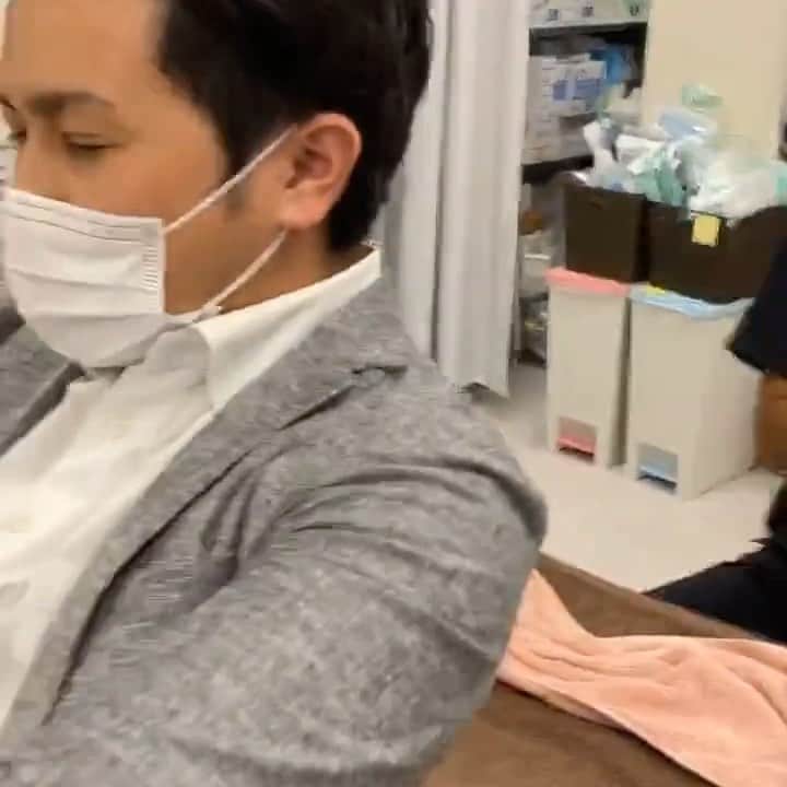 東京美容外科公式のインスタグラム：「#Repost @asoutoru with @make_repost ・・・ メスを使わない眼瞼下垂修正手術」